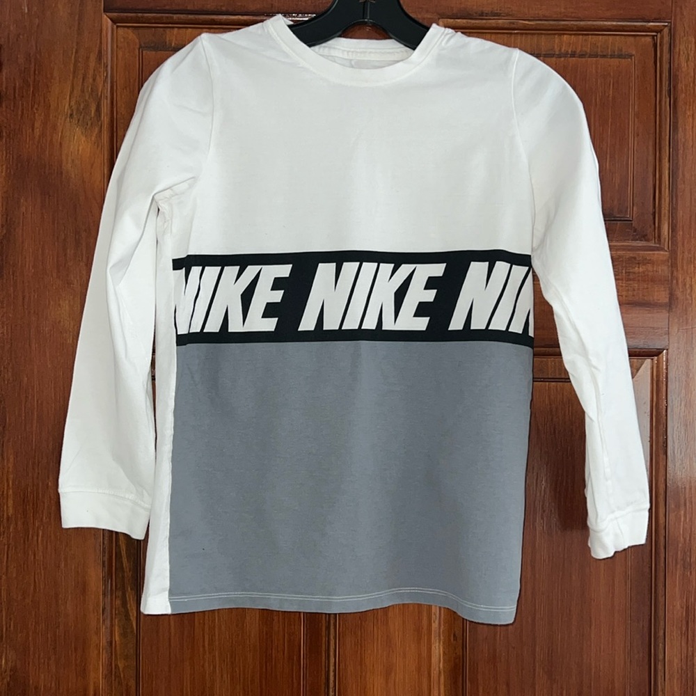 Boys’- Nike Long sleeve t shirt